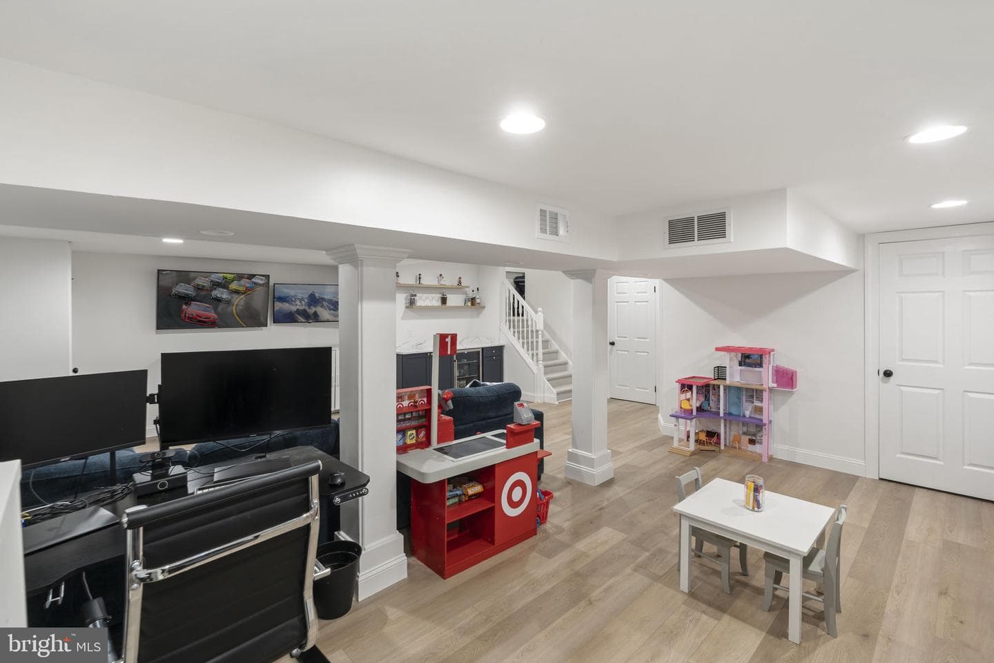 862 Village Circle photo 45