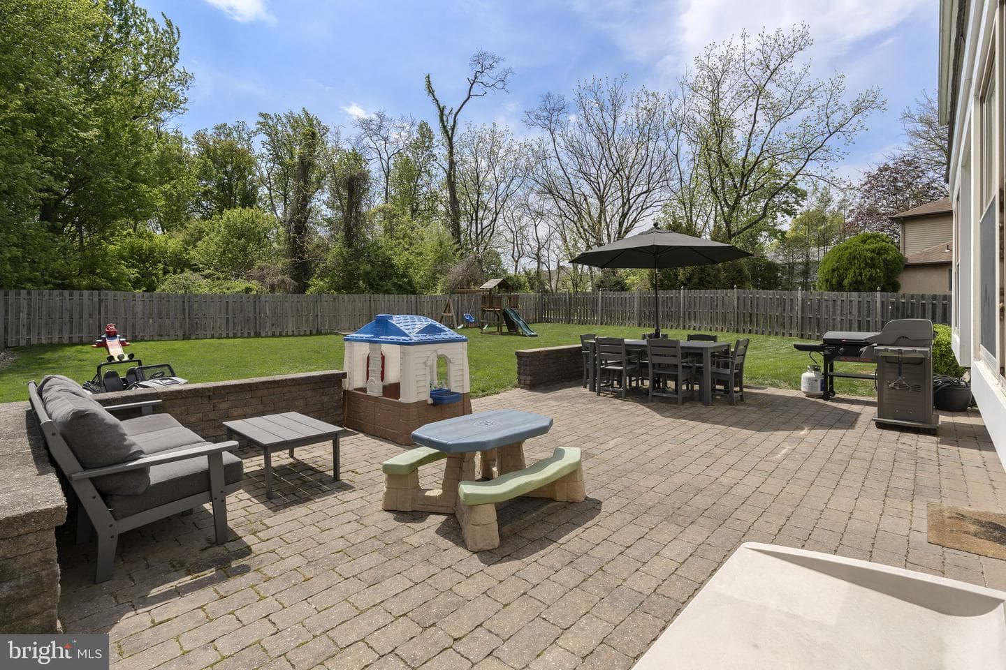 862 Village Circle photo 47