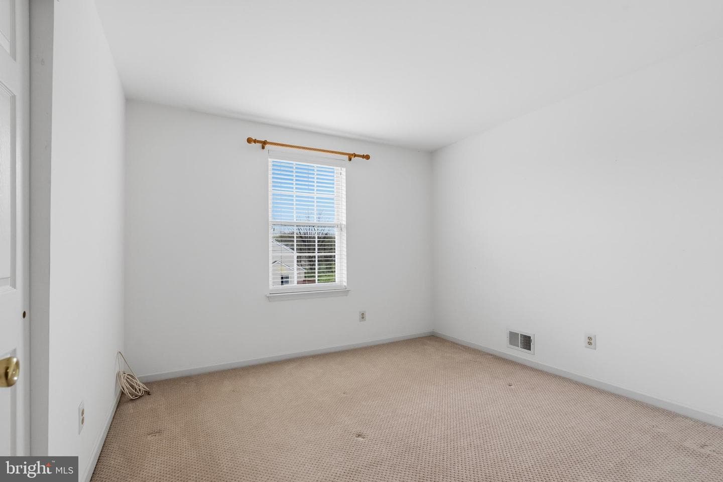 1437 Hillcrest Court photo 12