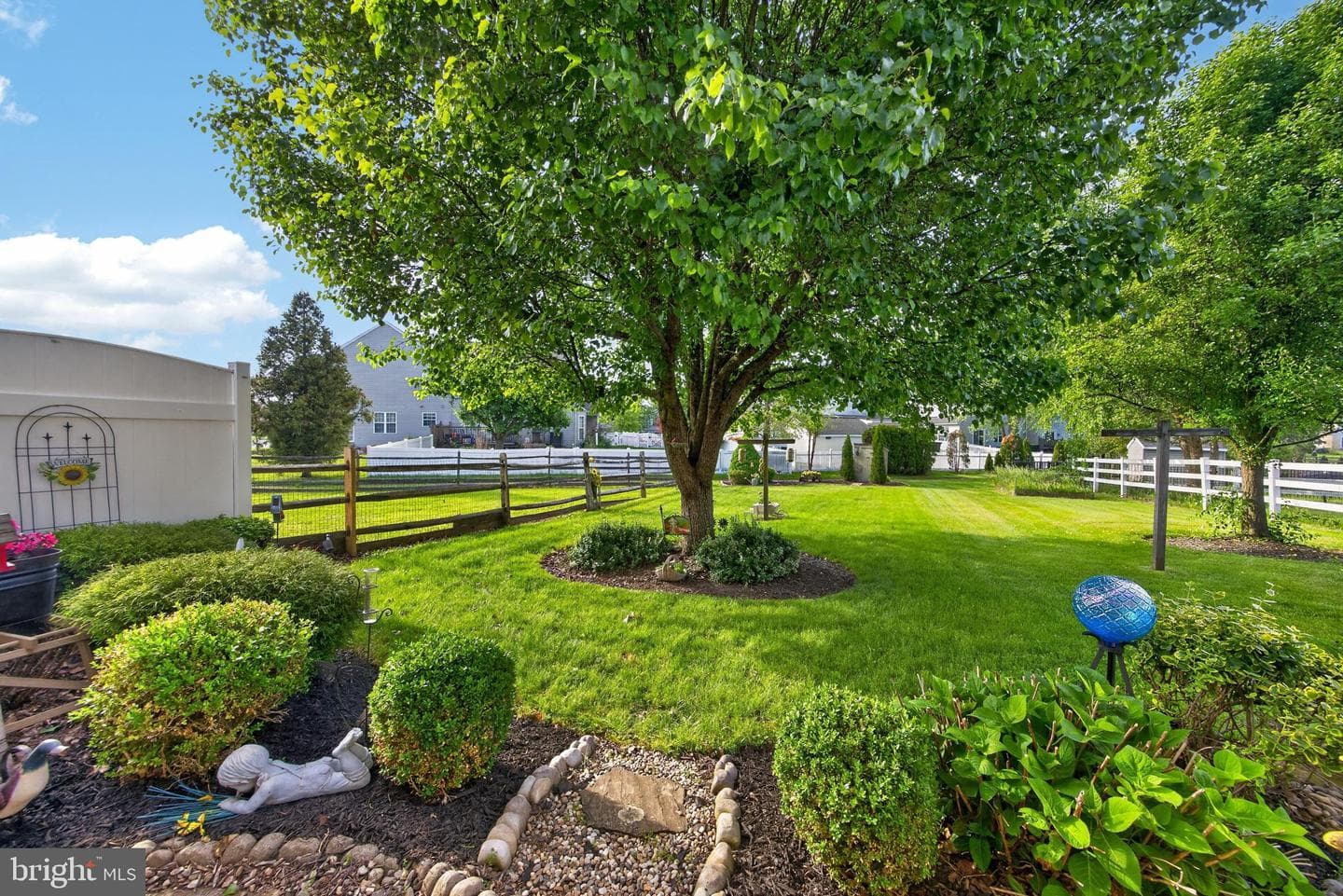 142 Bartlett Court photo 36