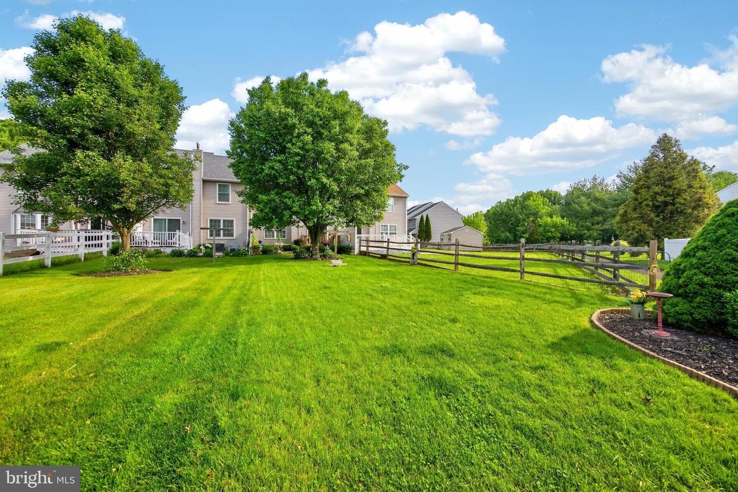 142 Bartlett Court photo 39
