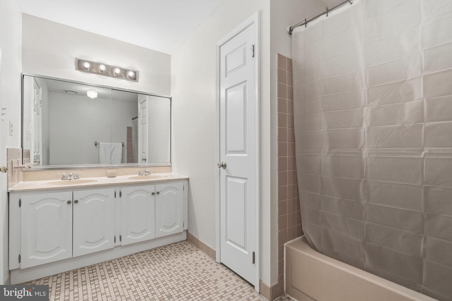 605 Wyndrise Drive photo 39