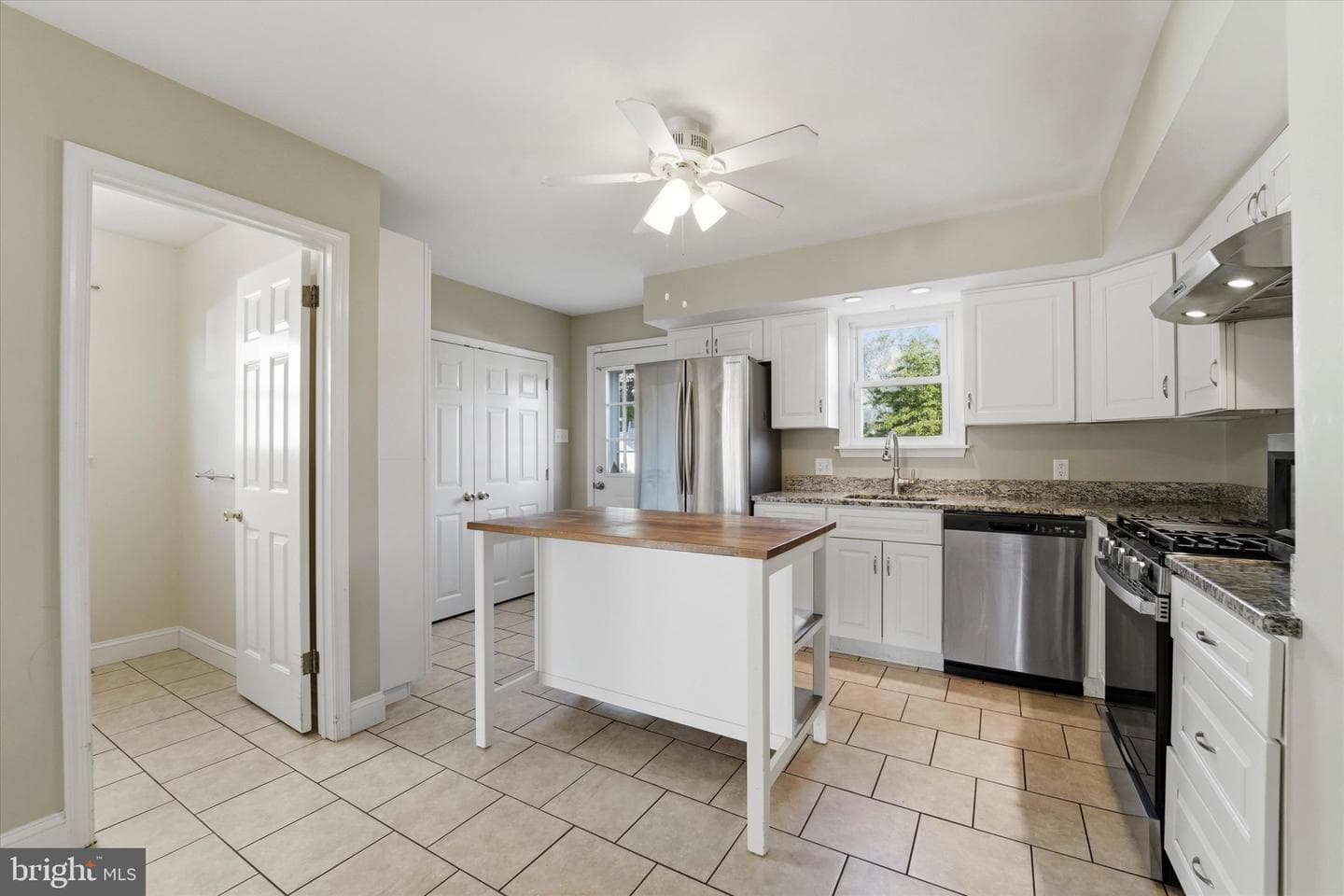 305 Roesch Avenue photo 9
