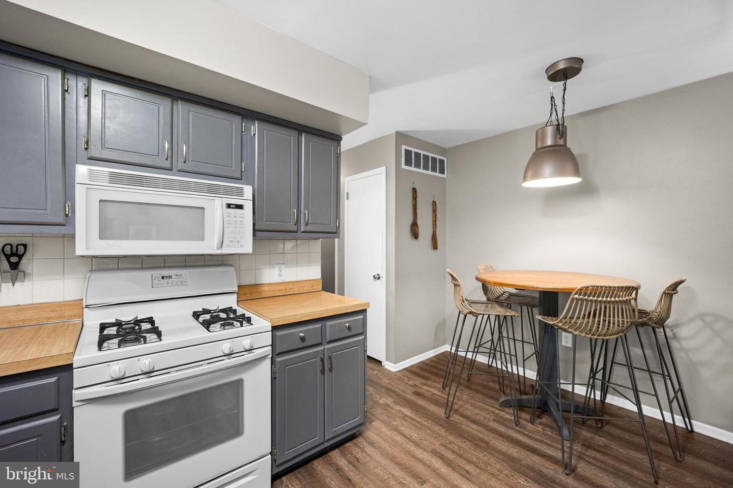 19 Loney Street photo 8