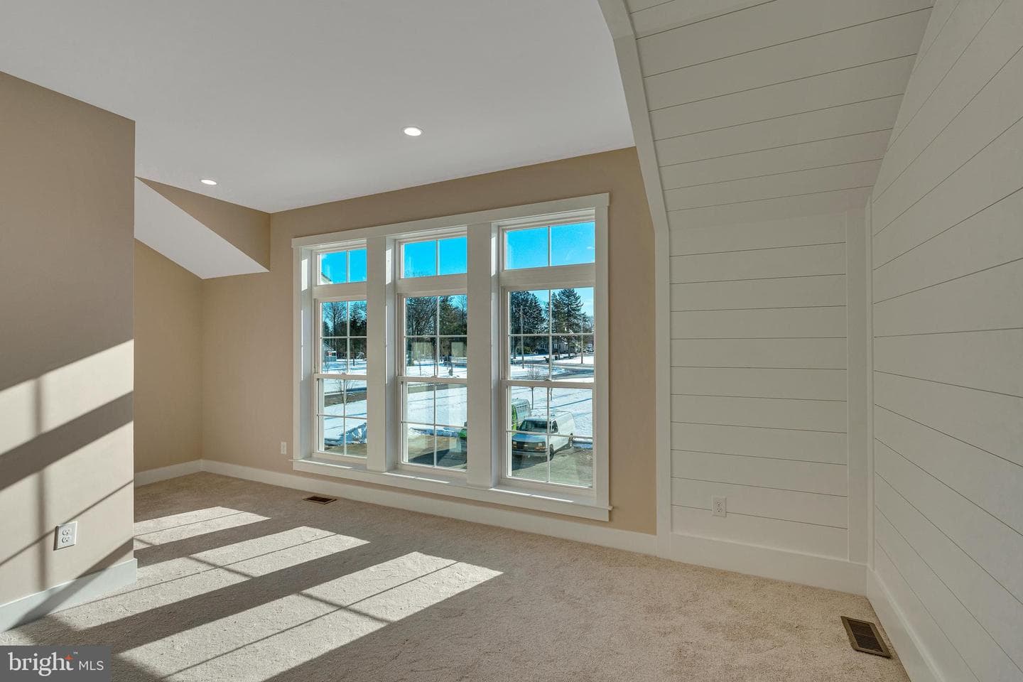 734 Emory Ct. photo 18