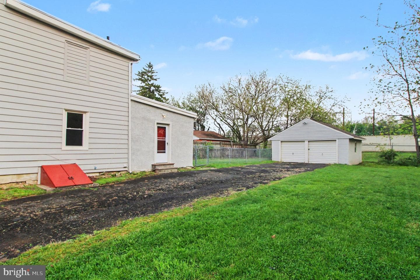 511 East Avenue photo 27