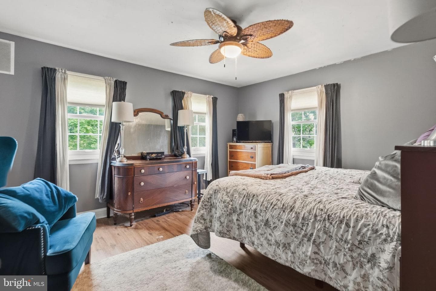 76 Salem Road photo 17