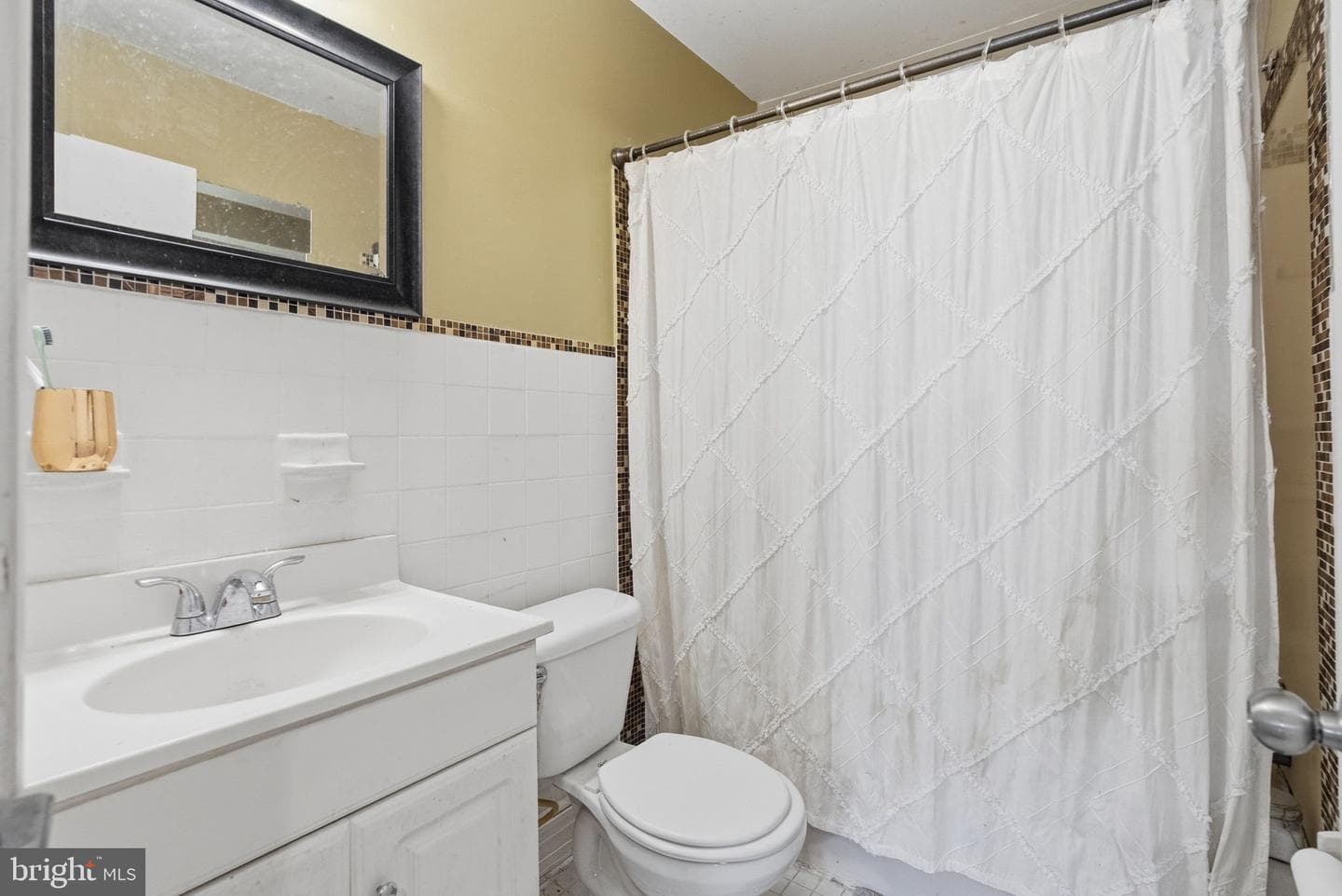 76 Salem Road photo 22
