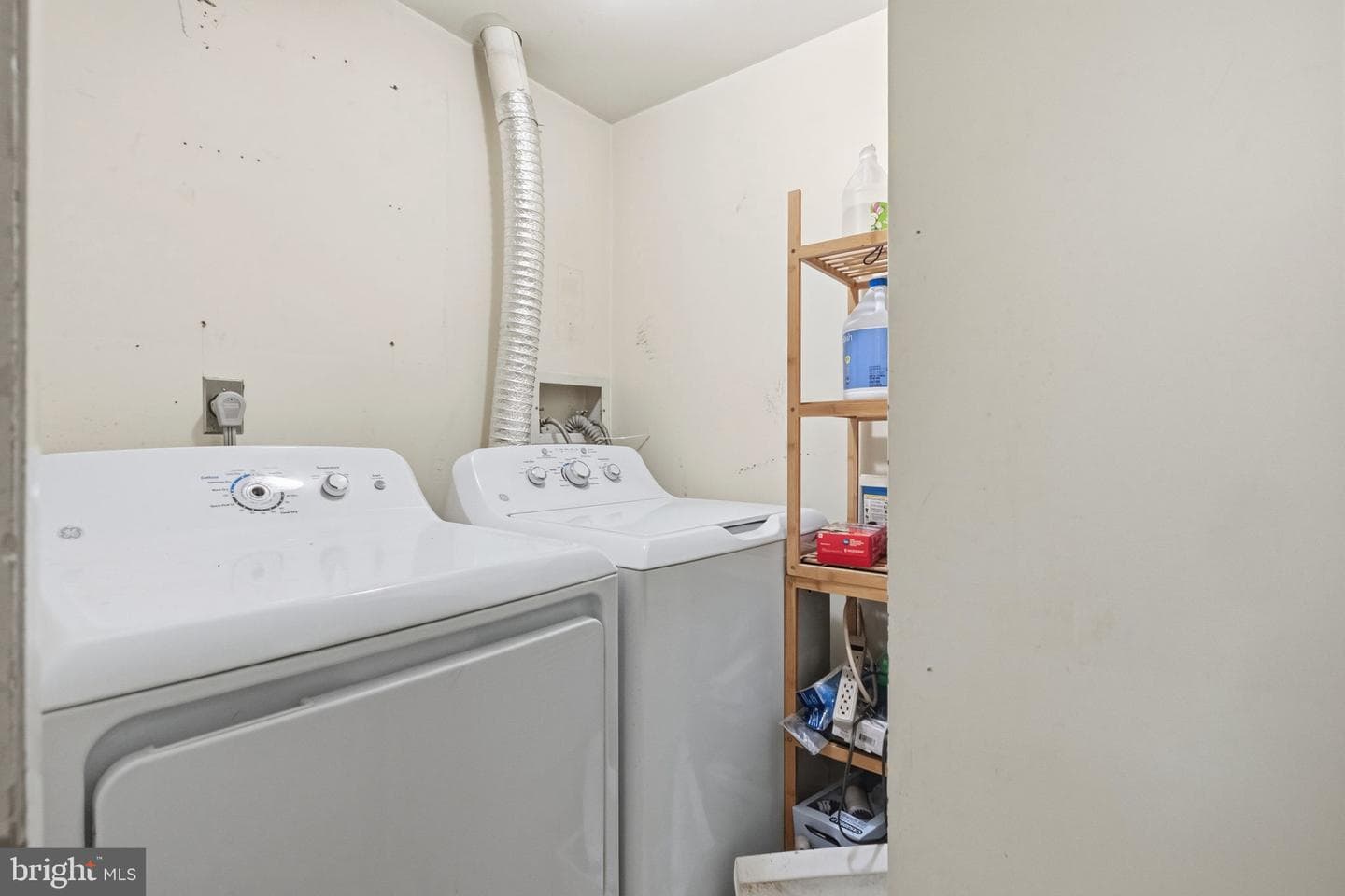76 Salem Road photo 23