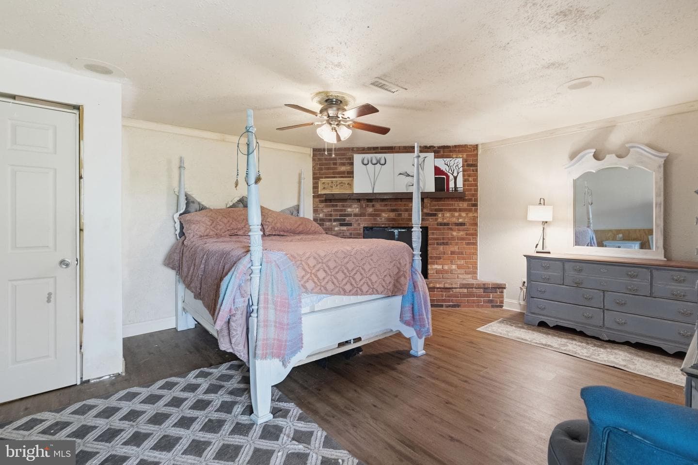 76 Salem Road photo 24