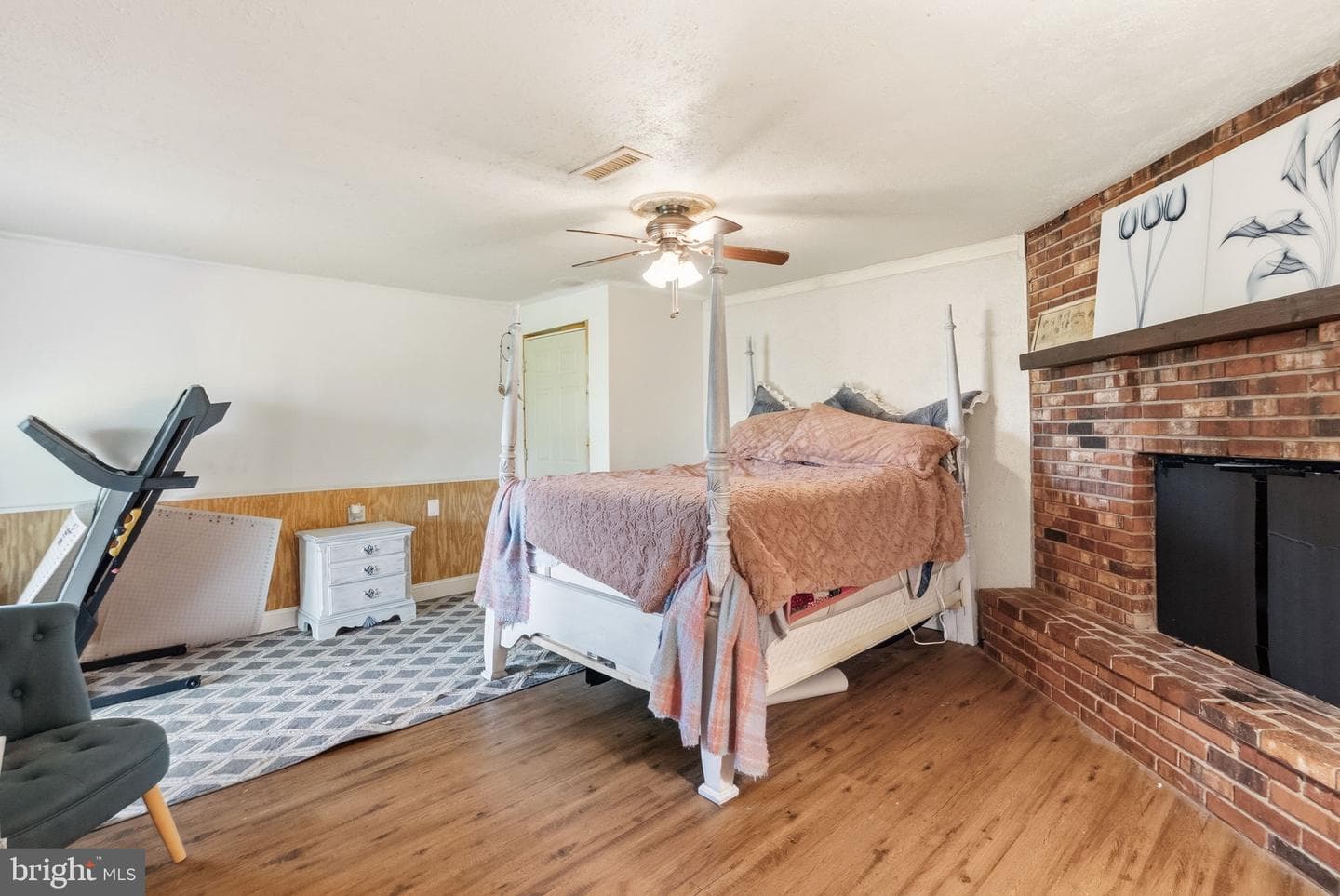 76 Salem Road photo 26