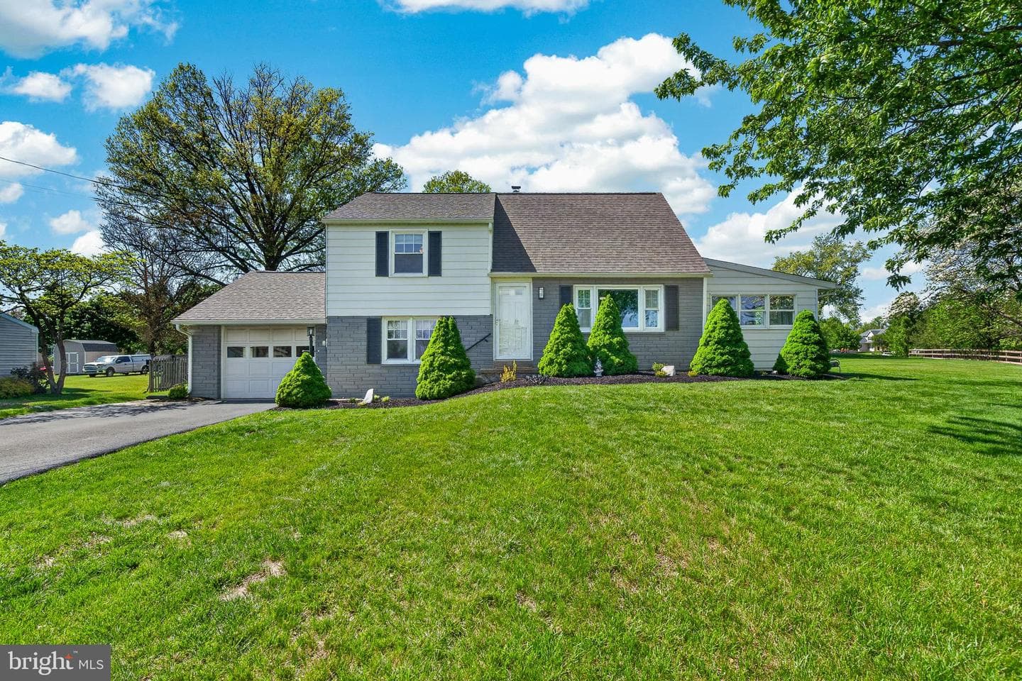 83 Hawthorne Avenue