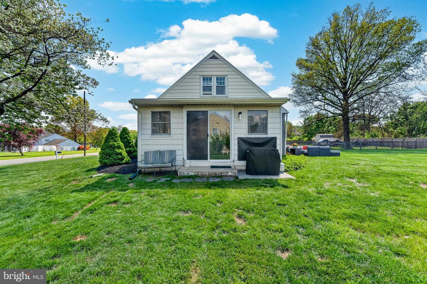 83 Hawthorne Avenue photo 37