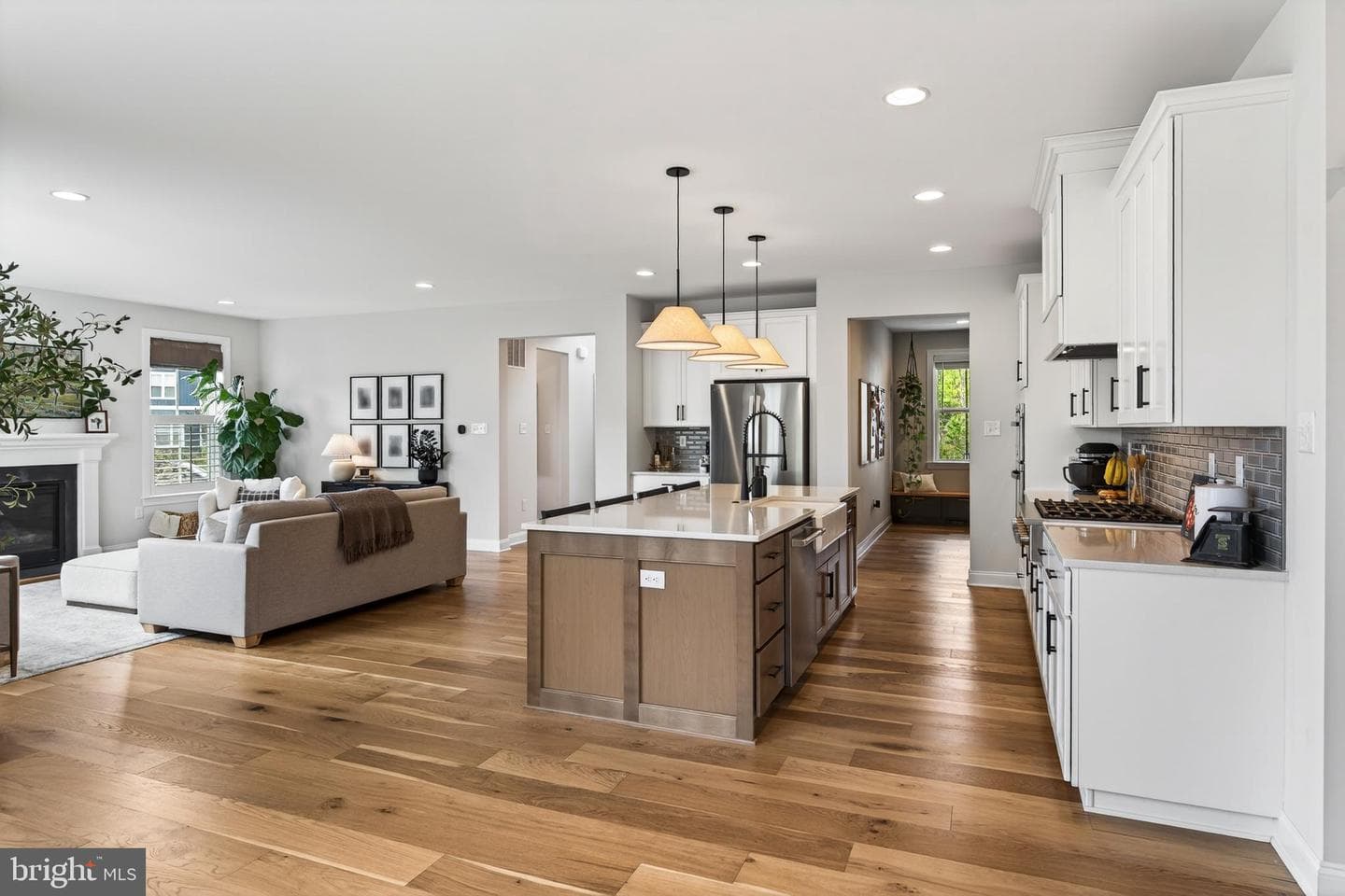 2560 Holly Ln photo 11