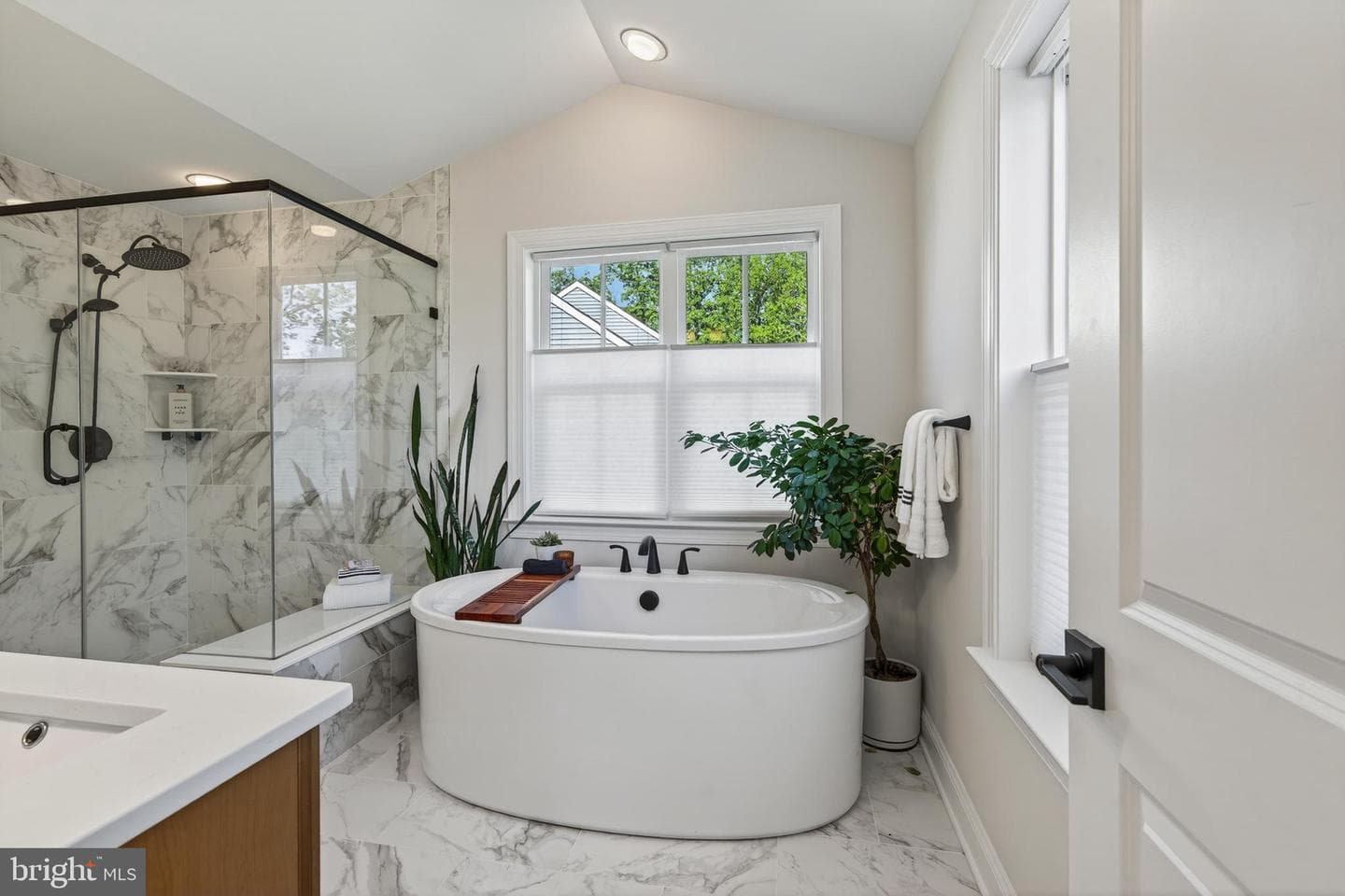 2560 Holly Ln photo 23