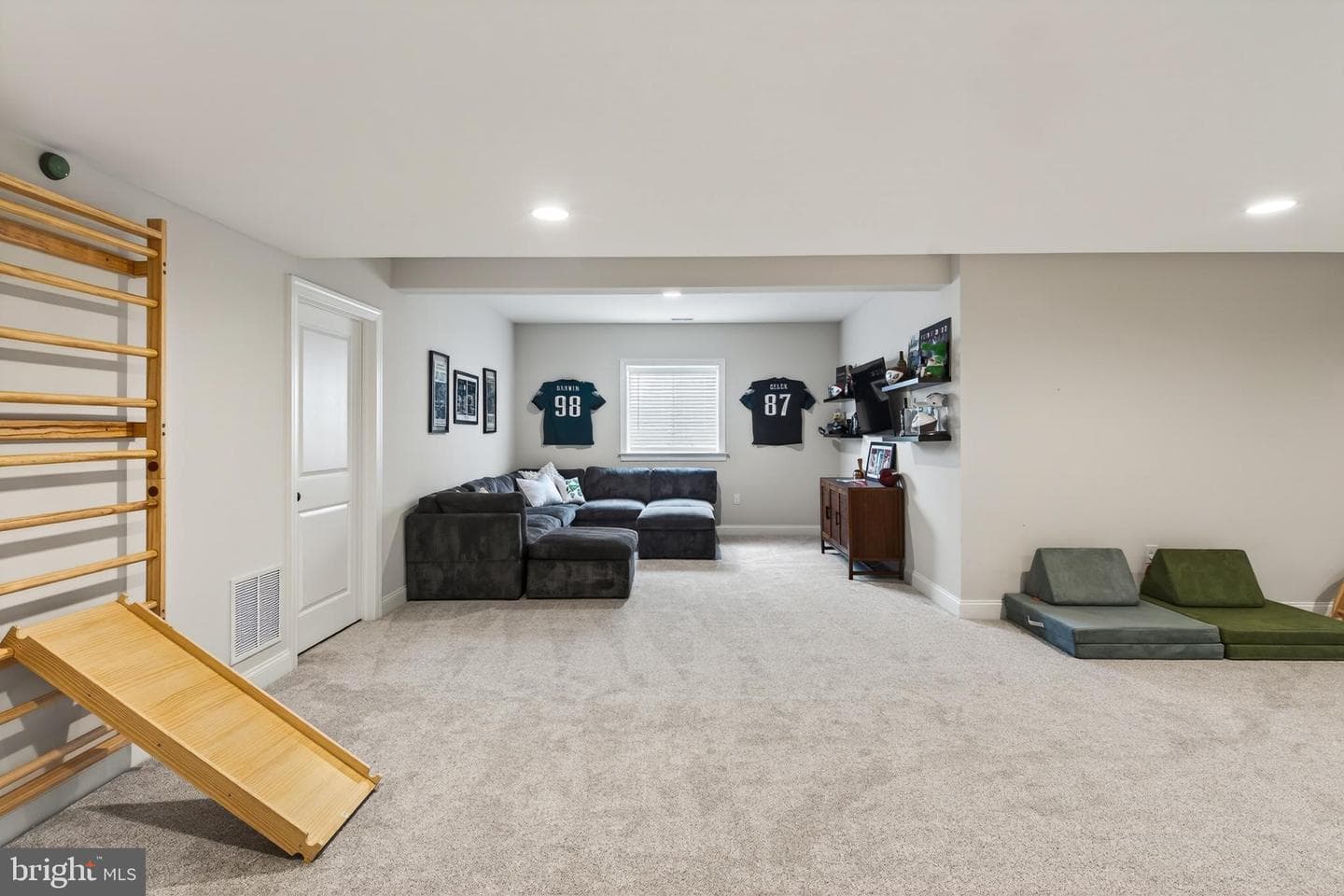 2560 Holly Ln photo 32
