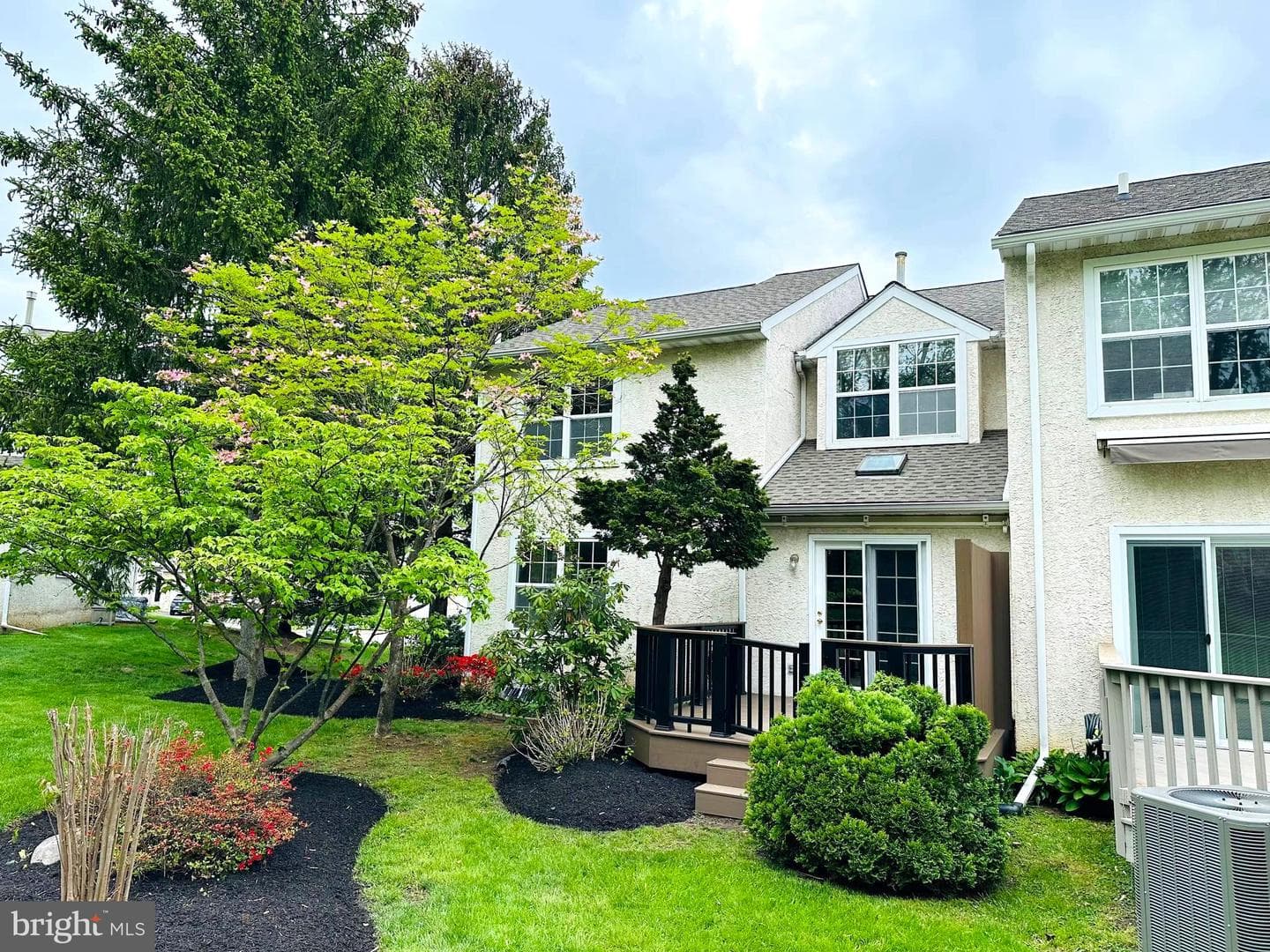 1853 Hood Lane photo 4