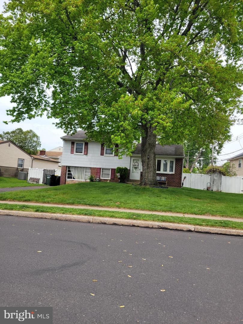 303 Willard Road photo 4