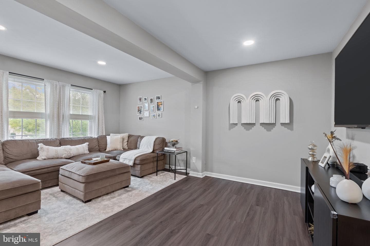 204 Anthony Court photo 18
