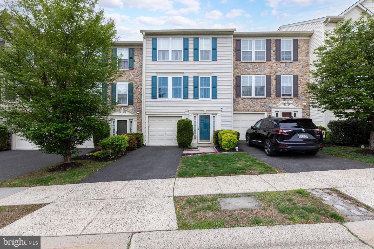 204 Anthony Court photo 3