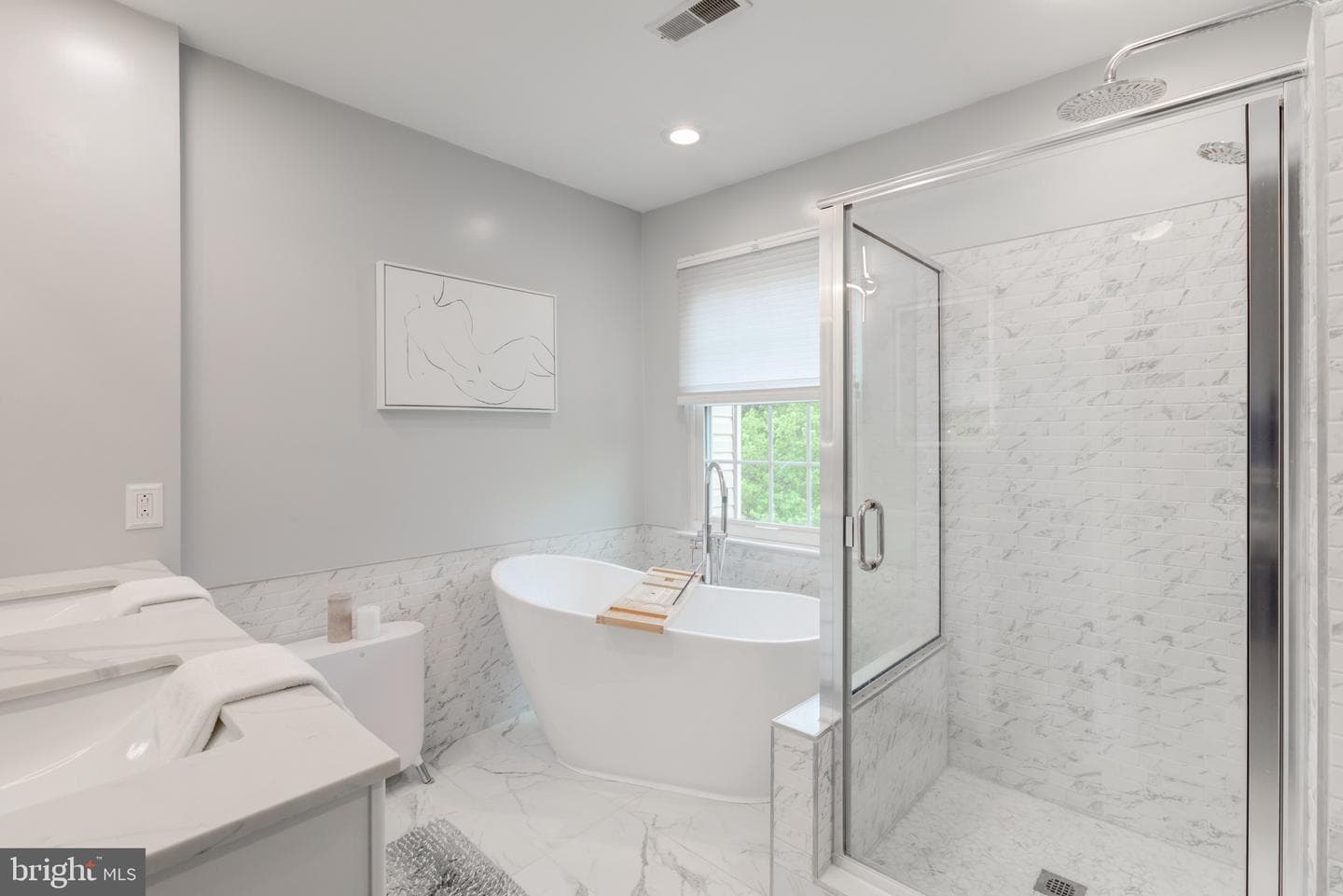 204 Anthony Court photo 37
