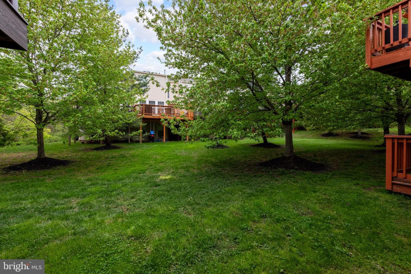 204 Anthony Court photo 54