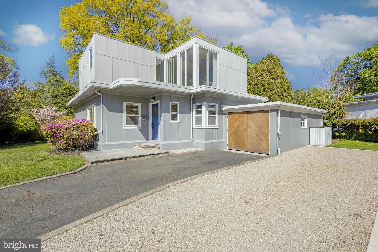 8207 Macarthur Road