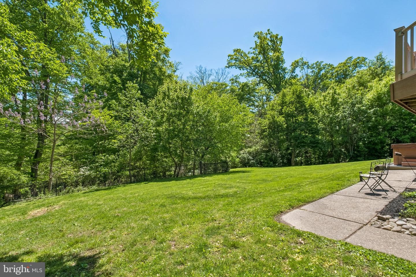6 Locust Way photo 10