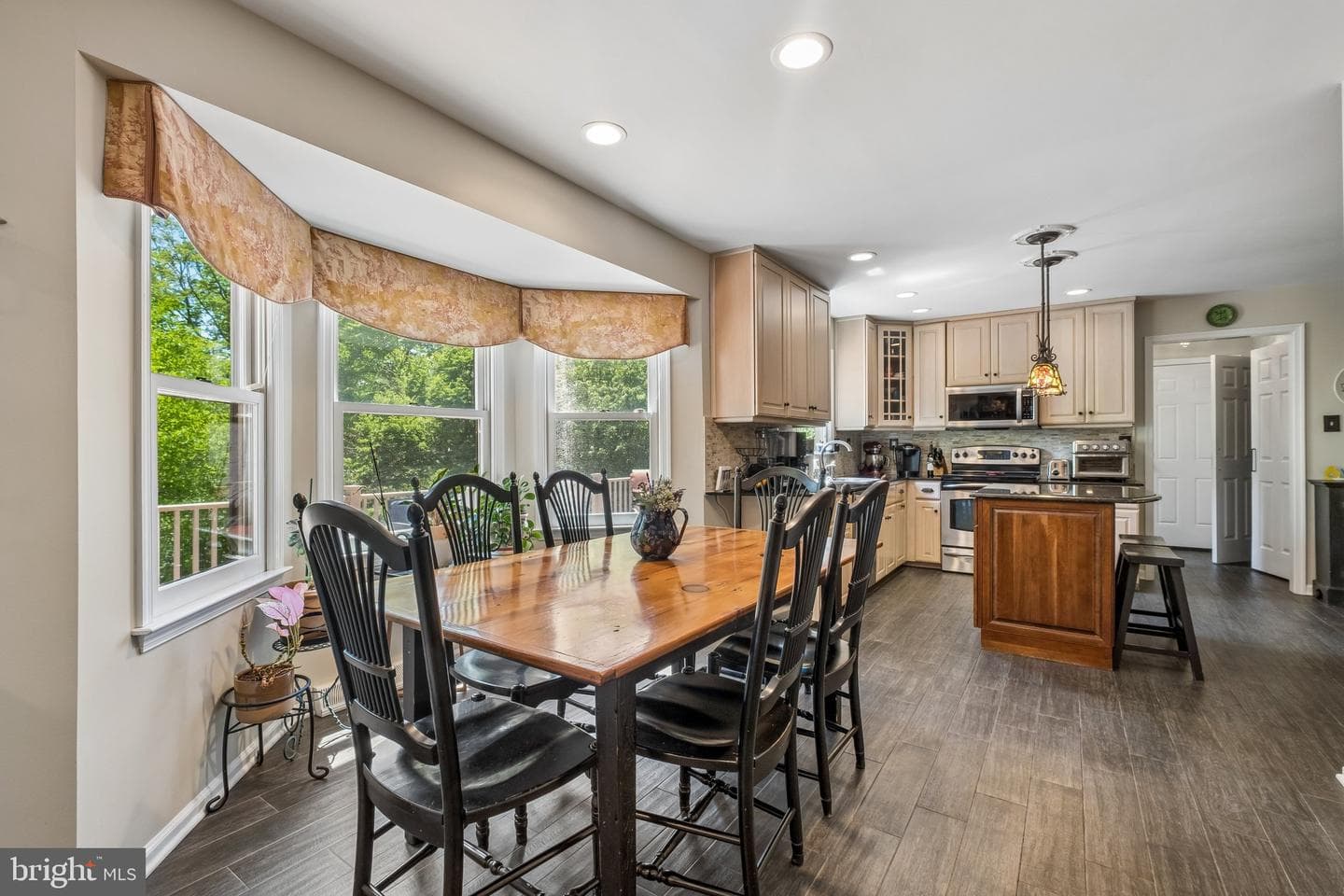 6 Locust Way photo 32