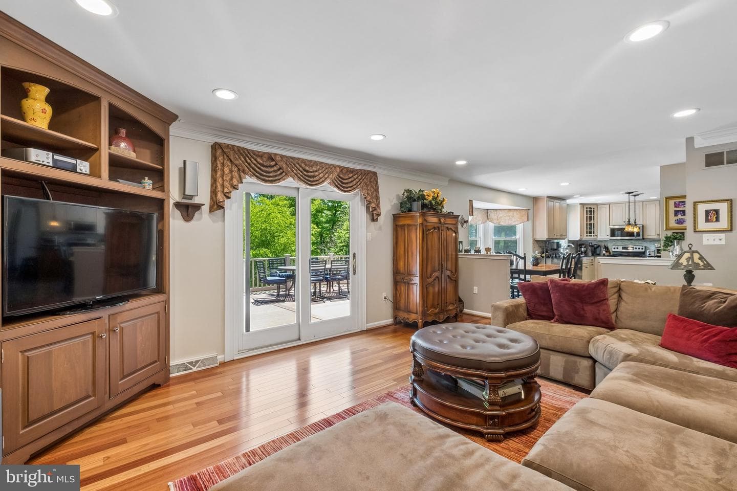 6 Locust Way photo 35