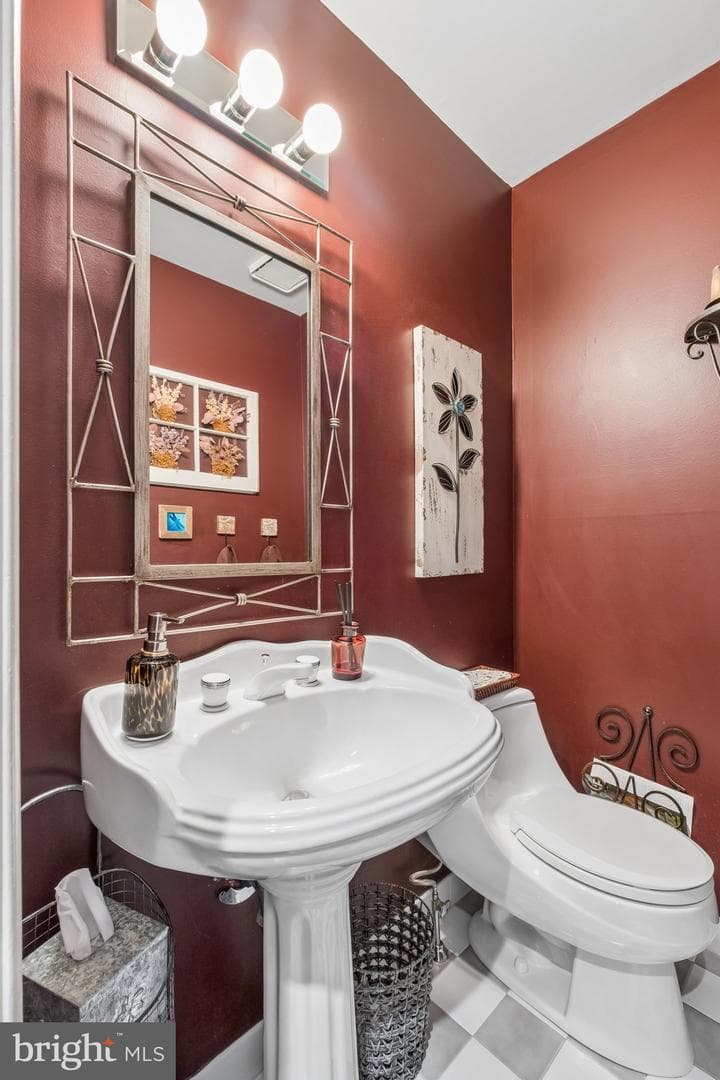 6 Locust Way photo 39