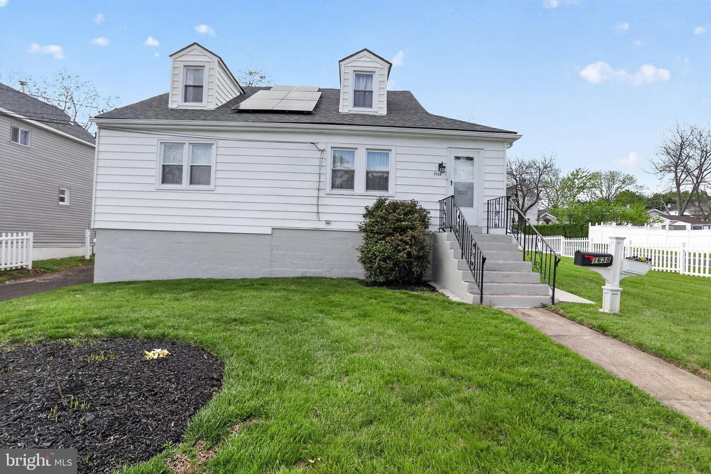 1638 Franklin Avenue photo 2