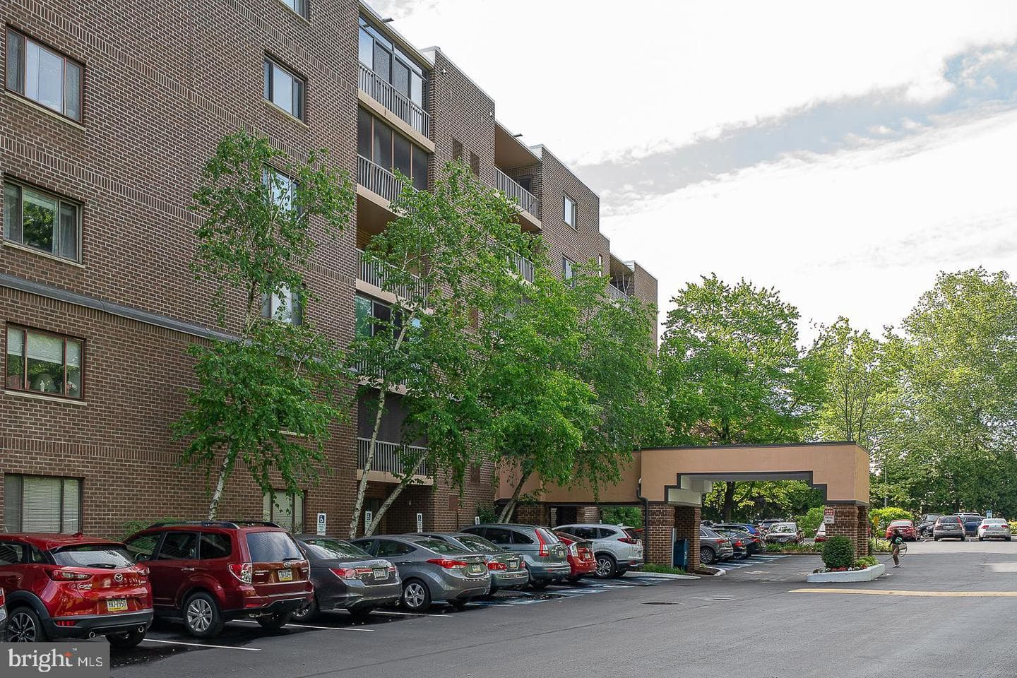 1219 W Wynnewood Road #208 photo 3
