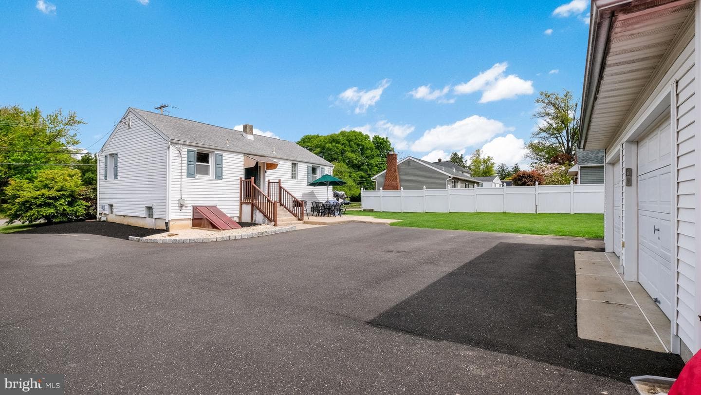 223 Fitzwatertown Road photo 23