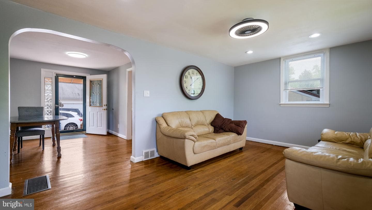 223 Fitzwatertown Road photo 7