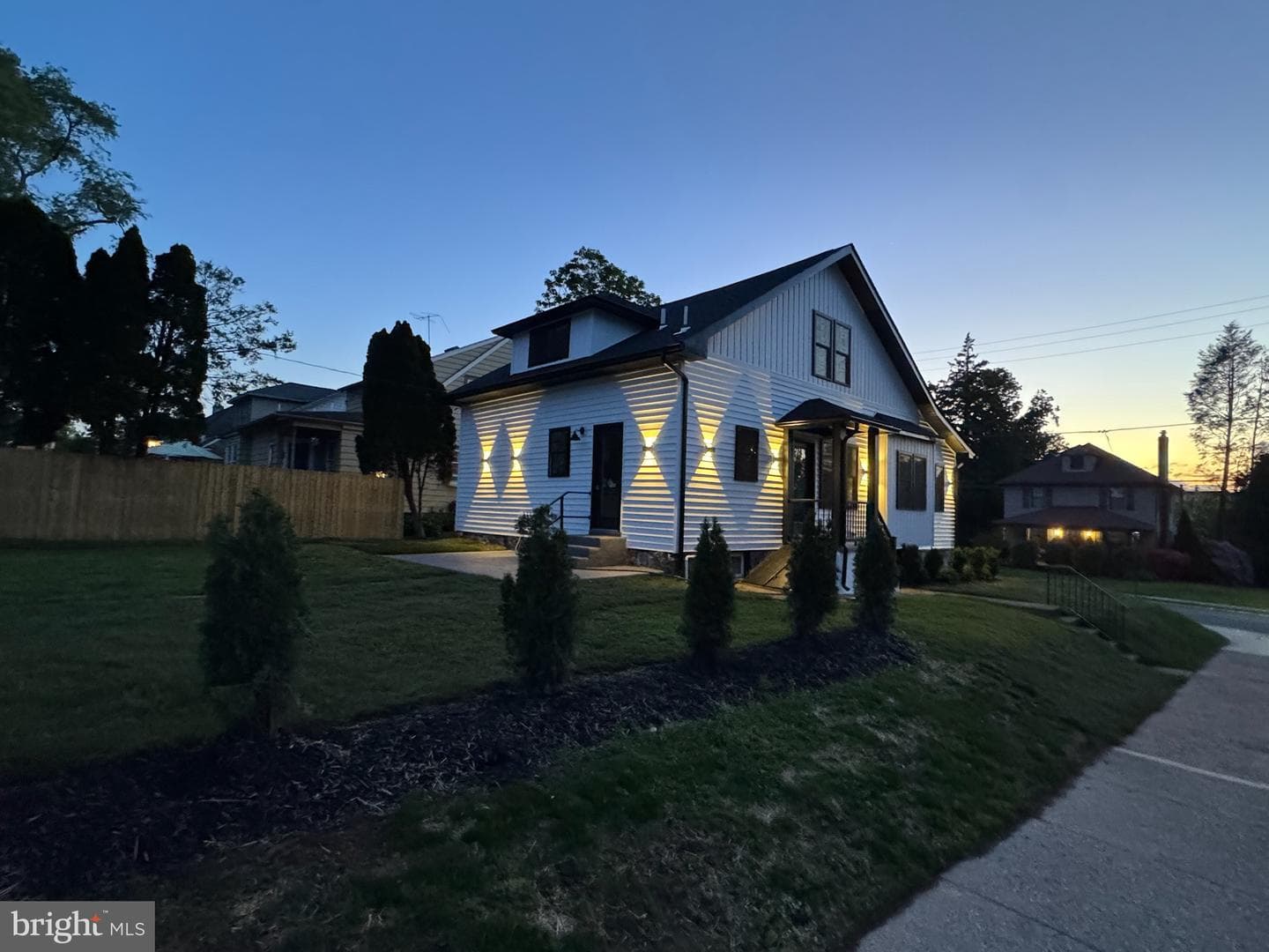 222 Runnymede Avenue photo 34
