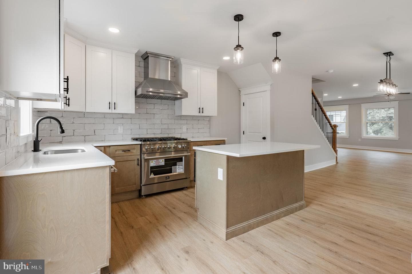 222 Runnymede Avenue photo 8