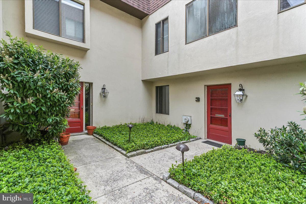 100 Llanalew Road #3c photo 3