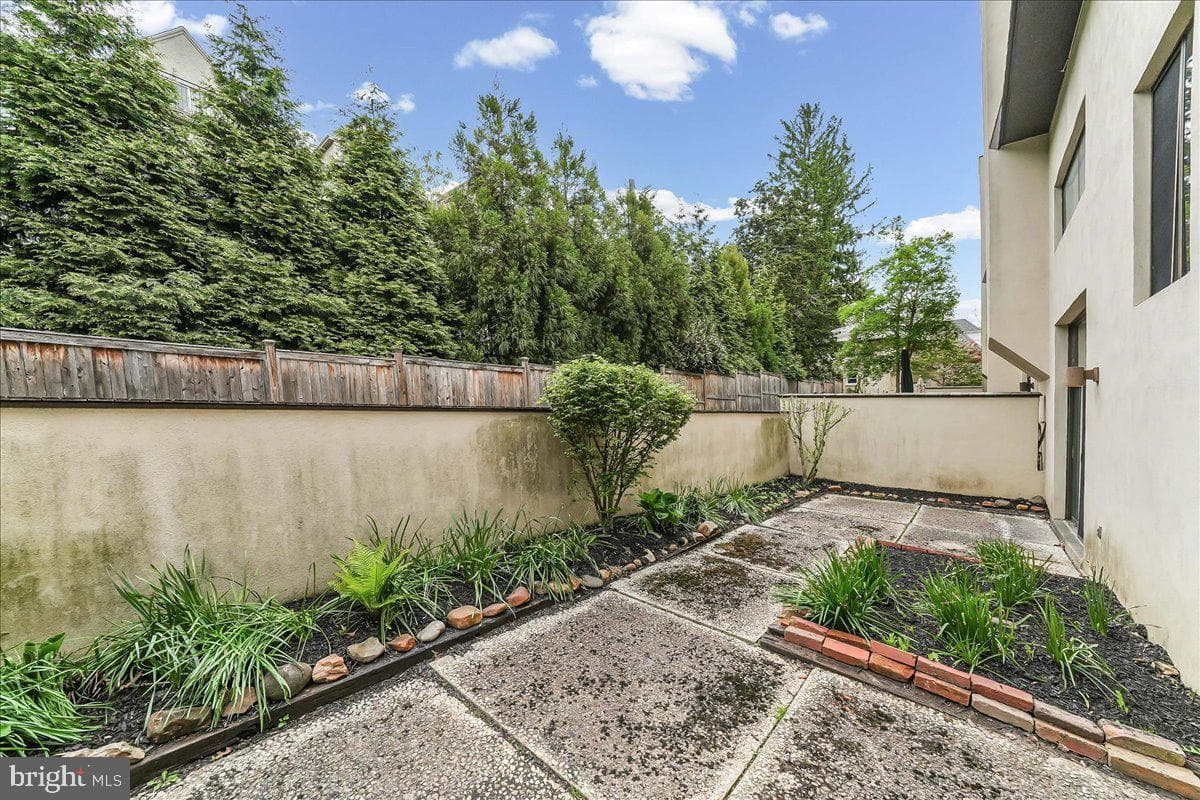 100 Llanalew Road #3c photo 9