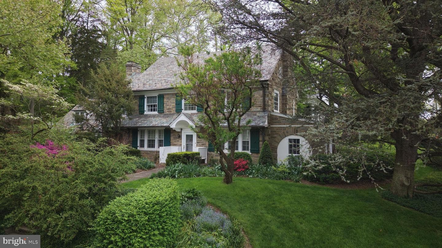 105 E Logan Street