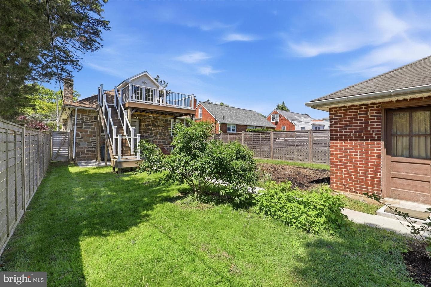272 E North Lane photo 23