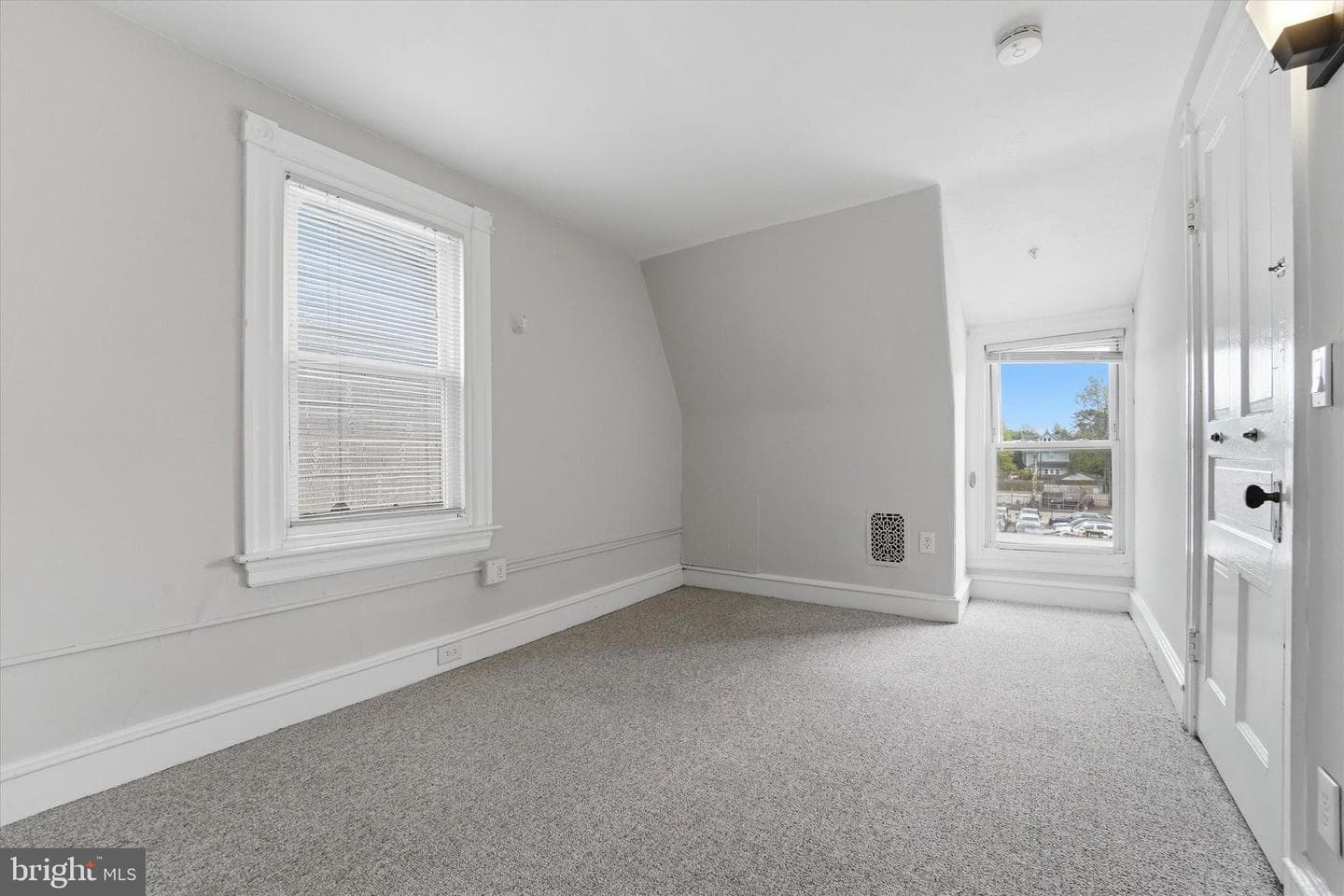 221 Ardmore Avenue photo 24