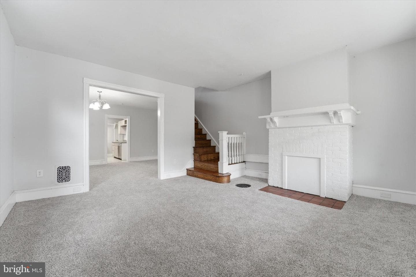 221 Ardmore Avenue photo 6
