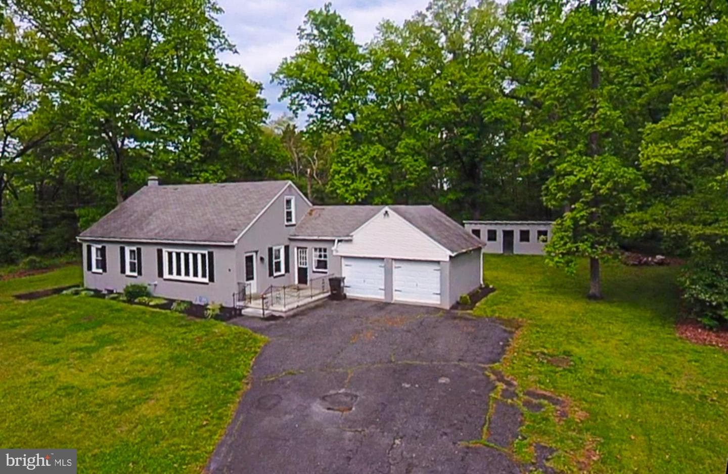 895 Cressman Road photo 4