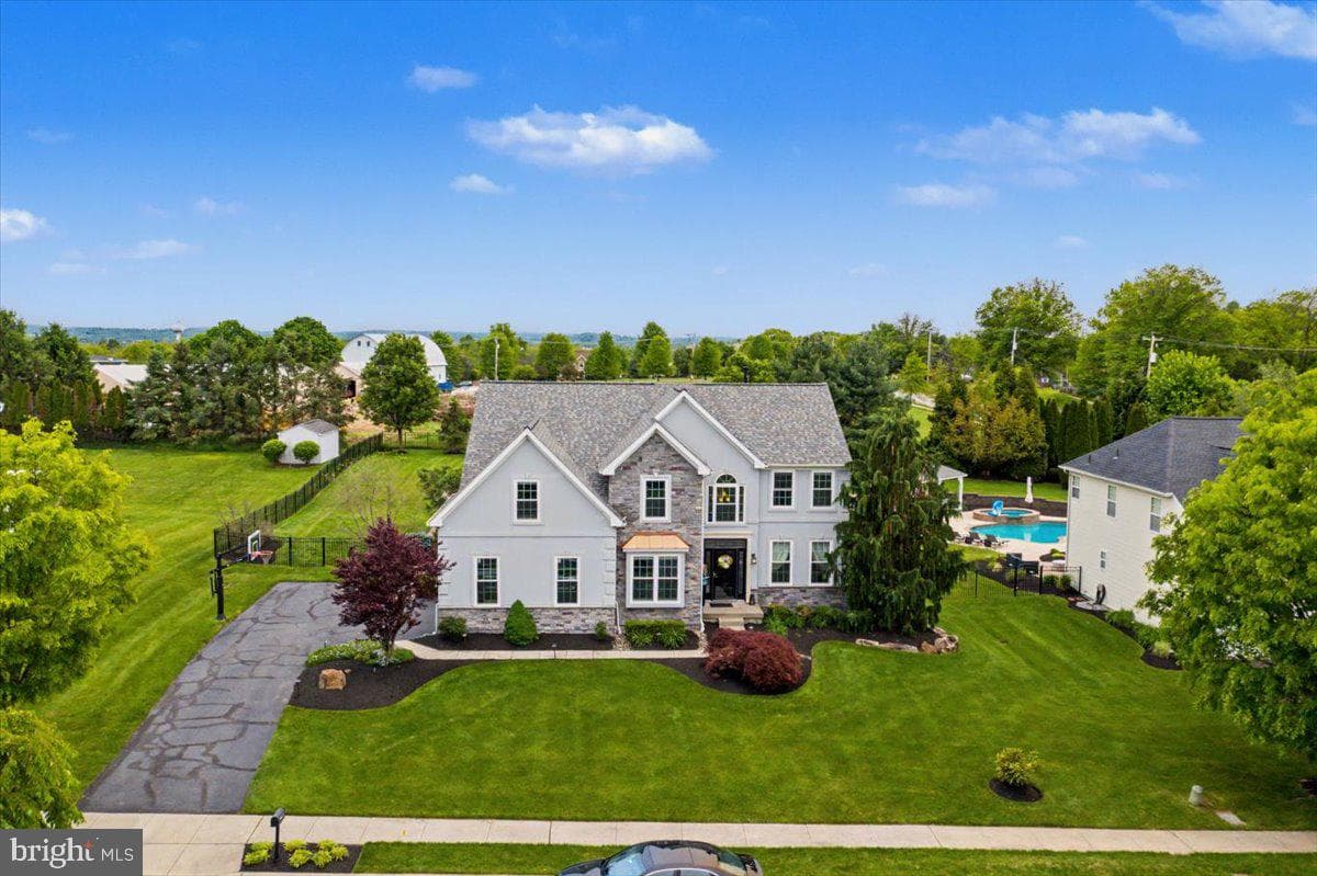 144 Fox Run Drive photo 2