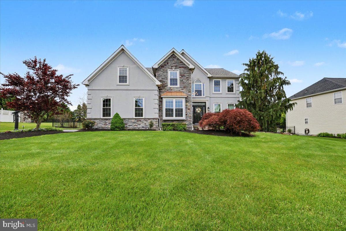 144 Fox Run Drive photo 3