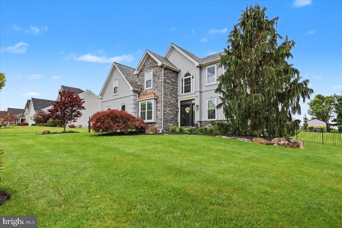 144 Fox Run Drive photo 4