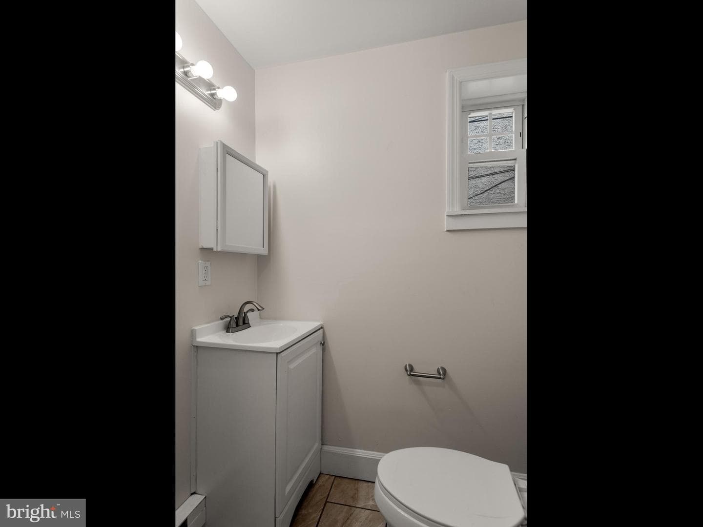 640 Astor Street photo 14