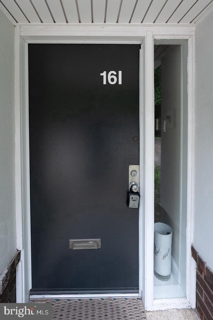 1750 Oakwood Terrace #16-I photo 14