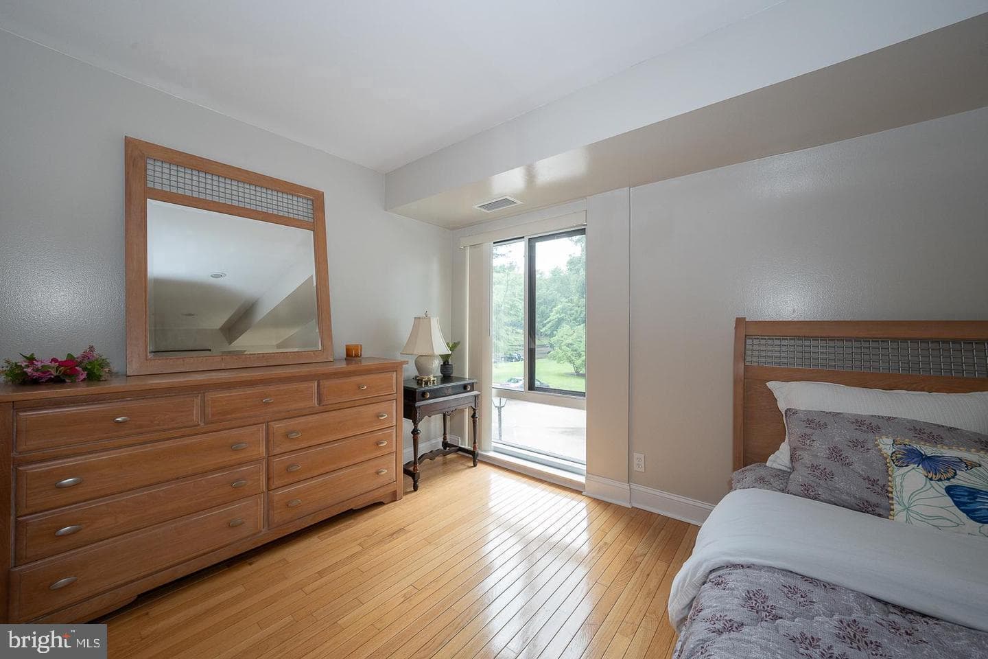 1750 Oakwood Terrace #16-I photo 16